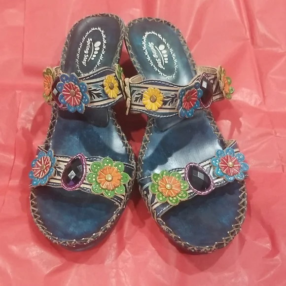 Spring Step Sandals - Picture 6 of 10